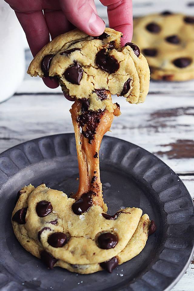 Cookies moelleux aux pépites de chocolat, cœur fondant au Caramel1