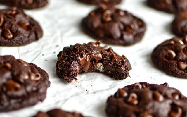 Les cookies brownies aux pépites de chocolat